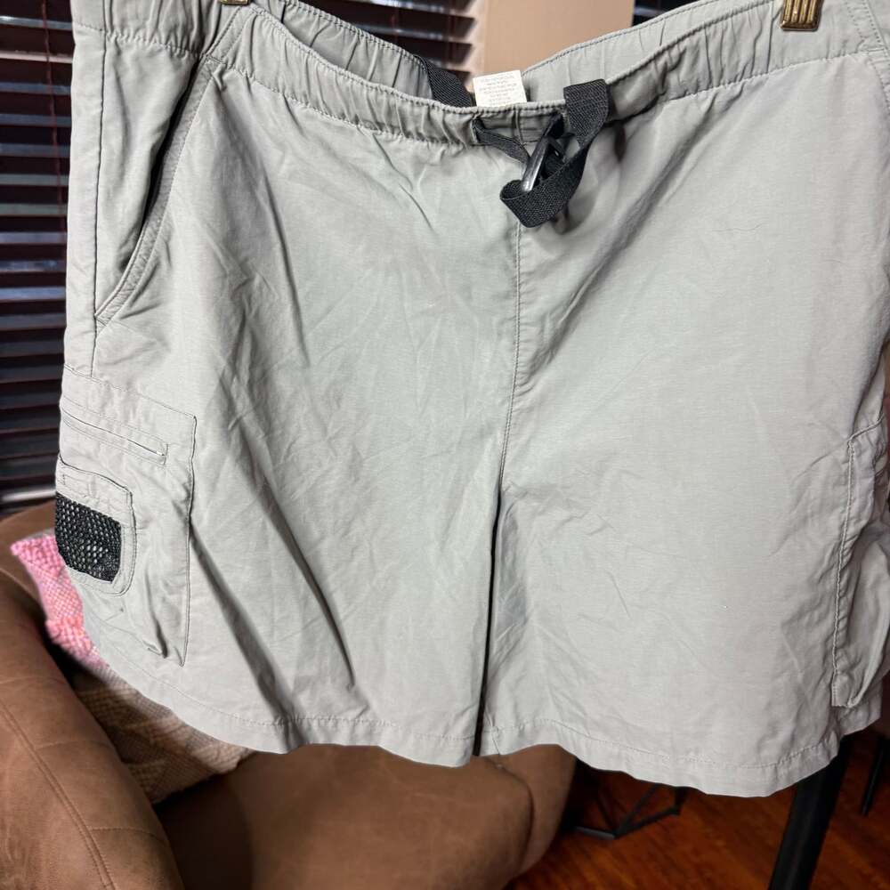 Columbia Sportswear Women's Logo Gorpcore Hiking Shorts Size Small / Medium